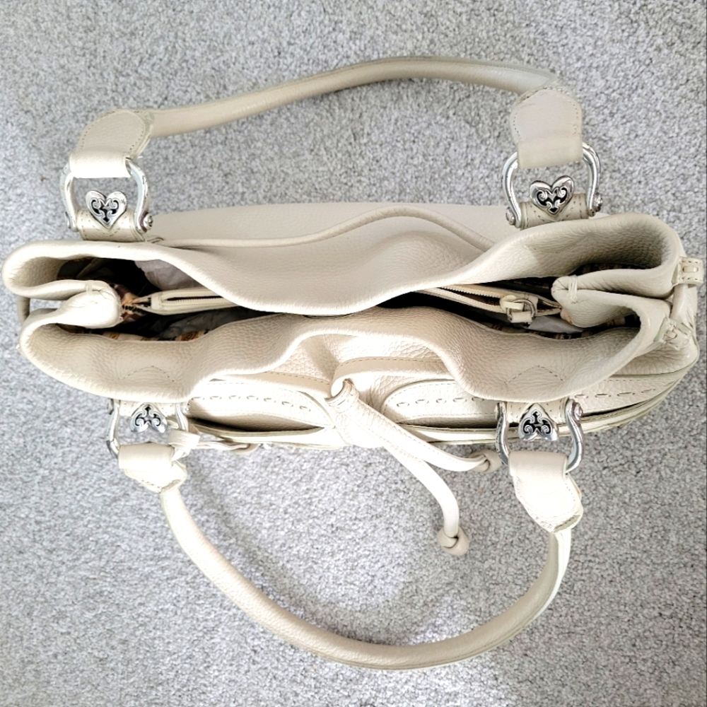 ✨Beautiful Brighton Lolita Masterpiece Ivory 3D Embroidered Shoulder Handbag✨ - Picture 6 of 11